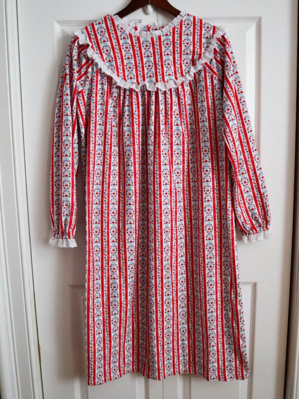 Lanz Girls' Flannel Nightgown Tyrolean Heart & Floral Print Sz XL 14/16 Scandi